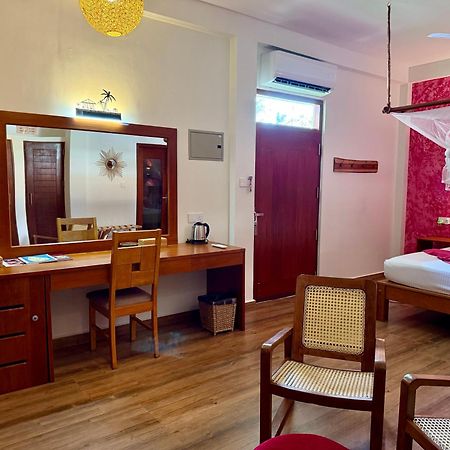Sri Palms Bed & Breakfast Kosgoda Exterior photo